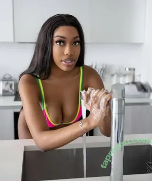 Annemoore / ItsAnneMoore / muvamoore nude photo #0069