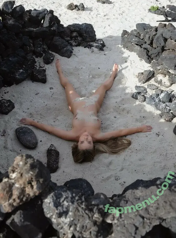 Annette Soknes nude photo #0464 (AnnetteSoknes)