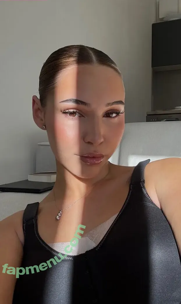 Annetthr nude photo #0025 (Annetthr)