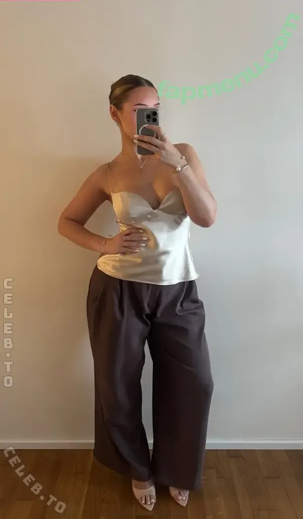 Annetthr nude photo #0059 (annett.estelle / annetthermann)