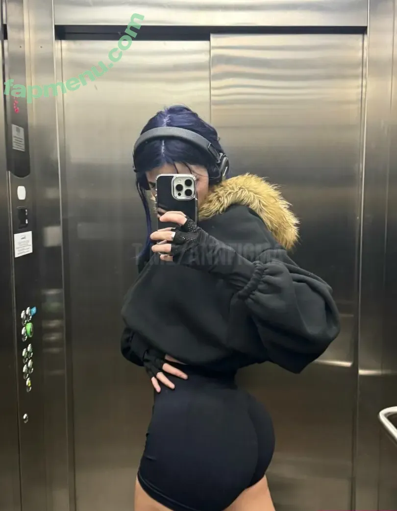 annfigma nude photo #0075 (anna_macloud / annfigm / annfigmaa)