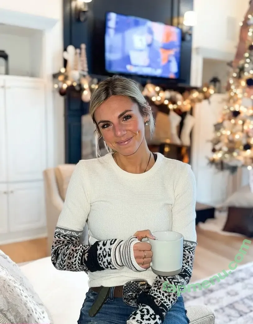 Annie Agar nude photo #0396 (annieagar5)