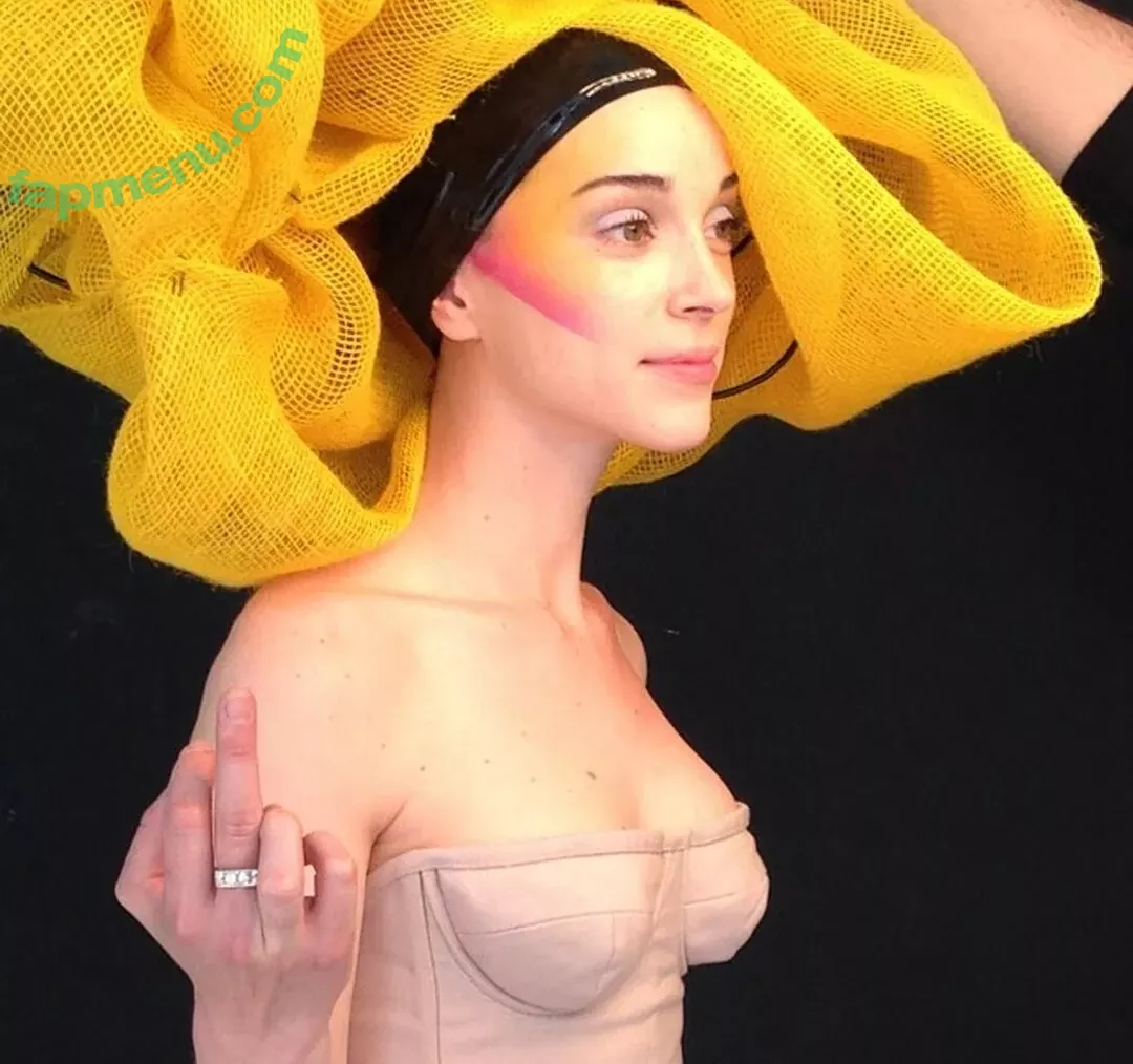 Annie Clark nude photo #0008 (St. Vincent / annie__clark)