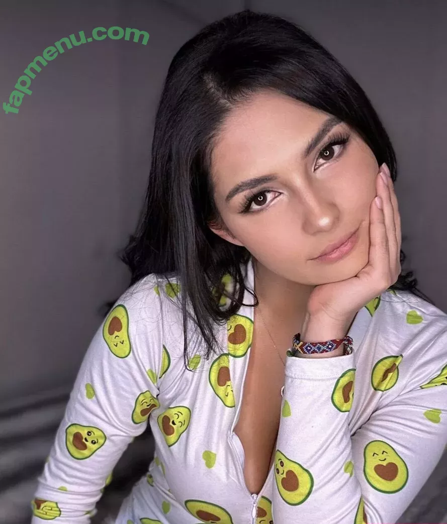 Annie Guzman nude photo #0036 (annieguzman / annieguzmancb)