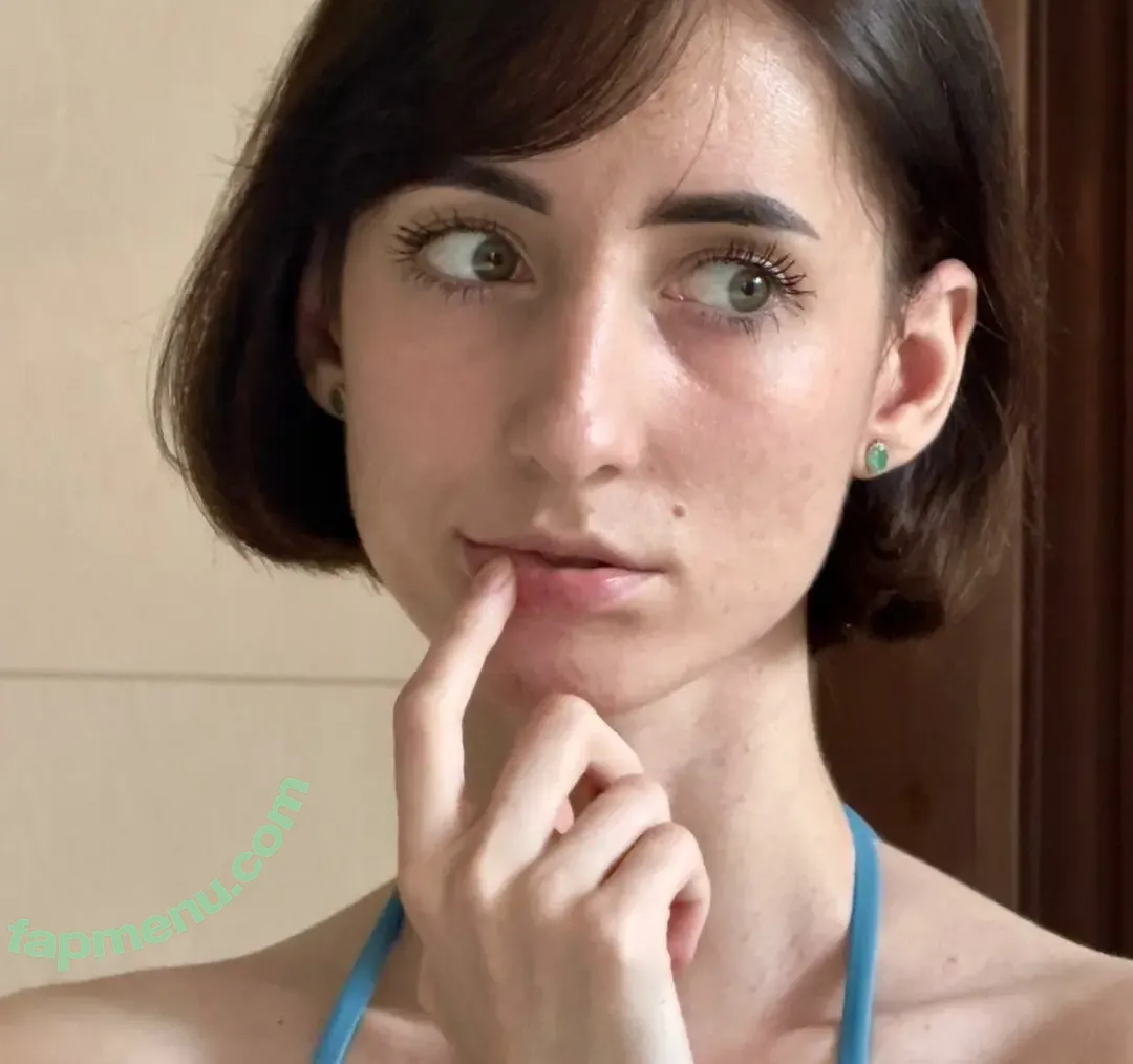 Annie243 nude photo #0007 (hzmery / liuxbate)