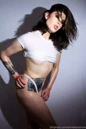 anniebacterialx / anniebiotixx nude photo #0043