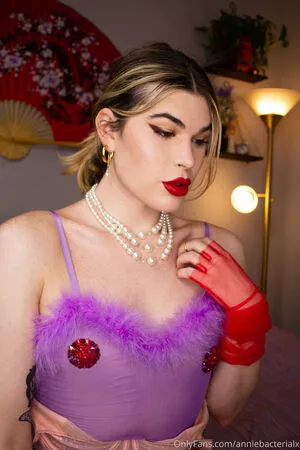 anniebacterialx / anniebiotixx nude photo #0072