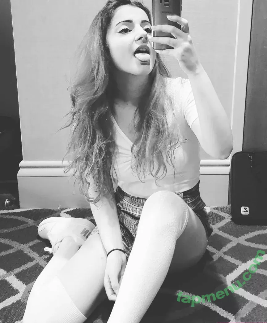 AnnieFuchsia nude photo #0044 (AnnieFuchsia)