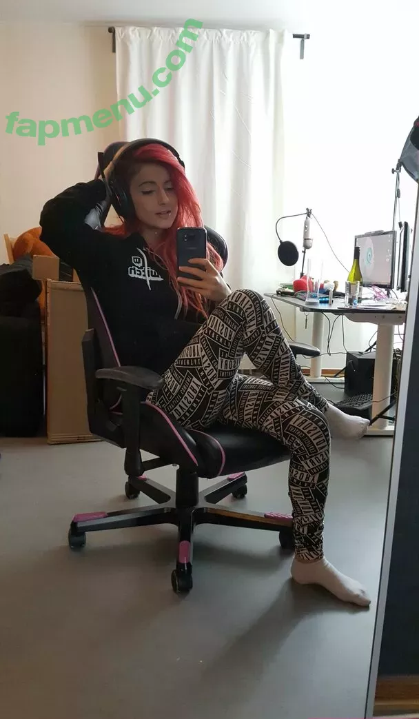 AnnieFuchsia nude photo #0126 (AnnieFuchsia)