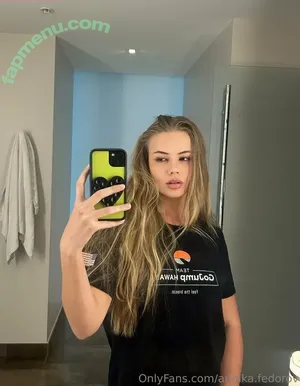  nude photo #0007