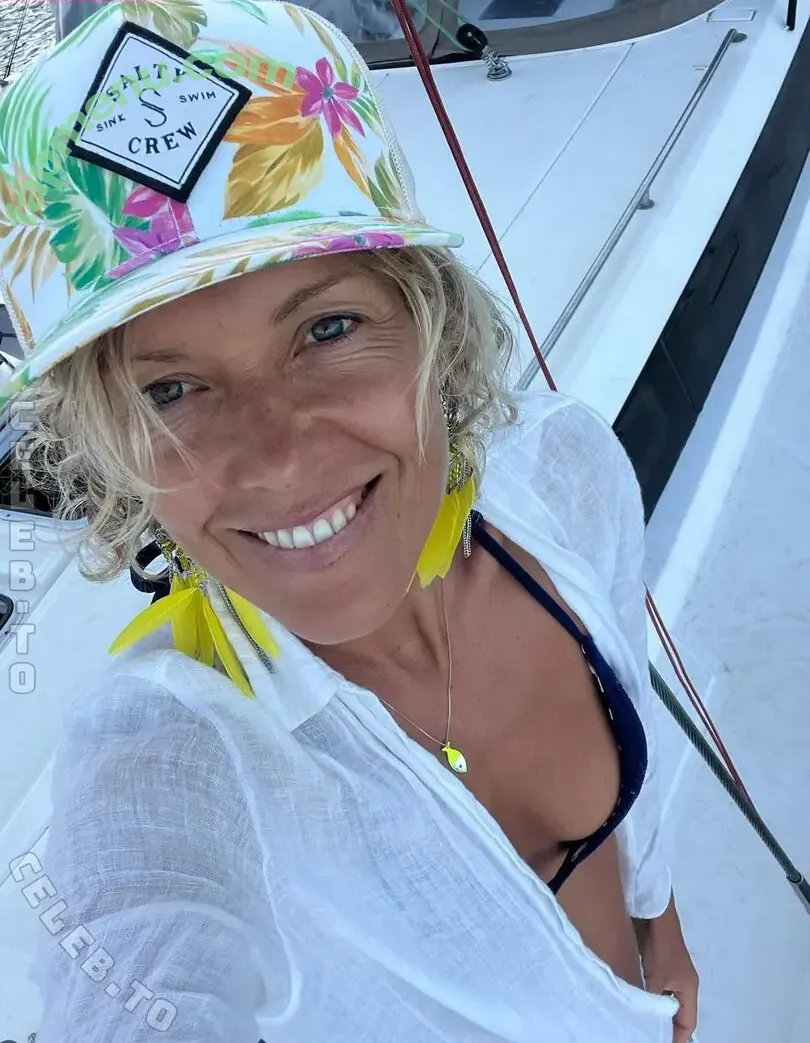 Annika Zimmermann nude photo #0093 (Annika.Zimmermann.Moderatorin / annika_zimmerfrau)