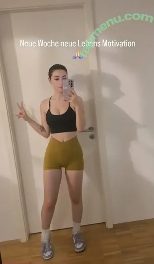 AnniTheDuck nude photo #0001