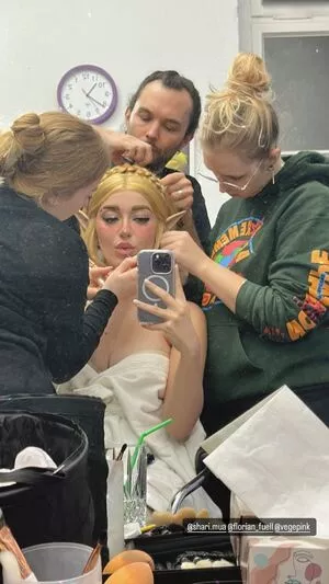 AnniTheDuck nude photo #0574