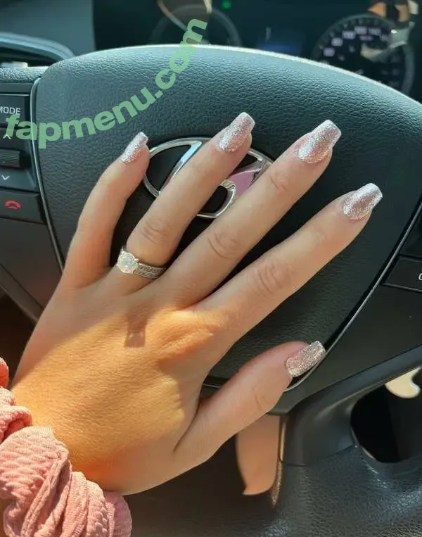 annnneeee-vip nude photo #0036 (annnneeeevip)