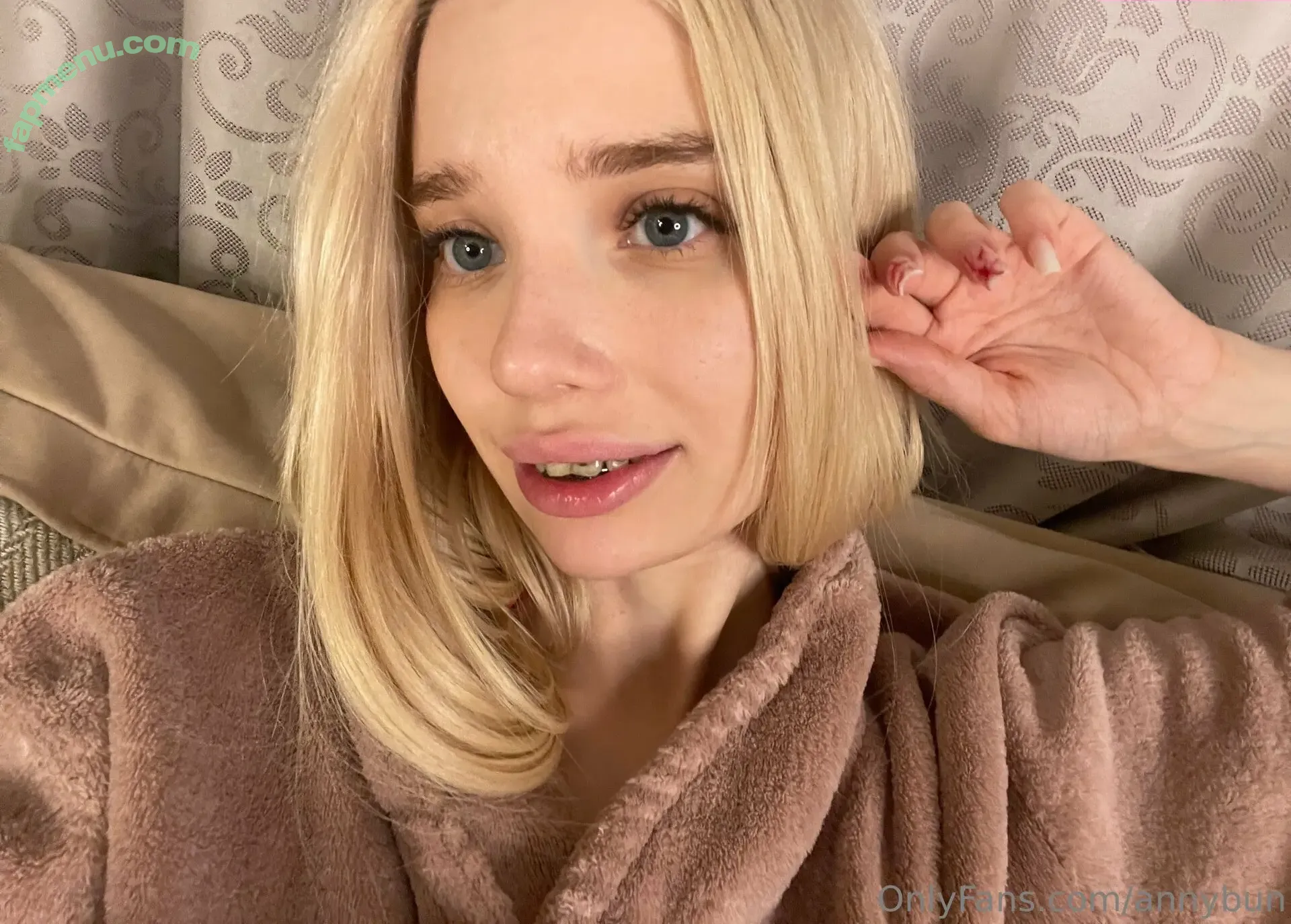 annybun nude photo #0047 (annybun5)
