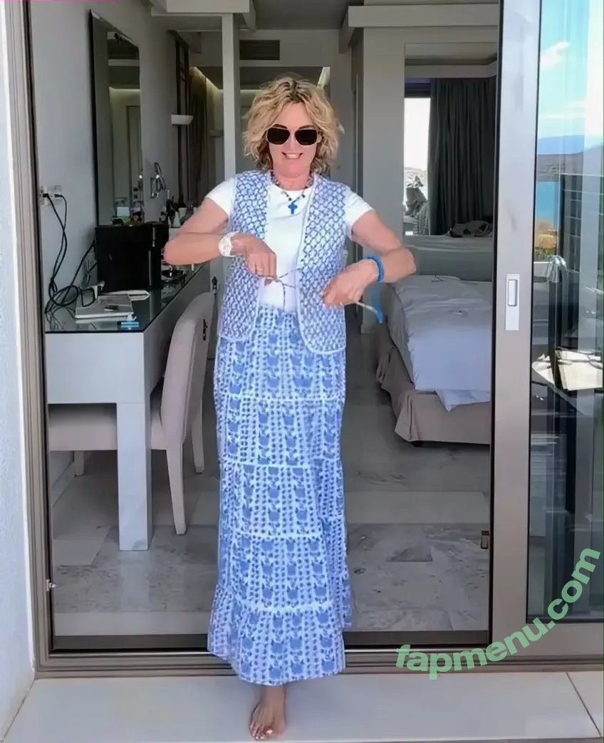 Anthea Turner nude photo #0190 (antheaturner)