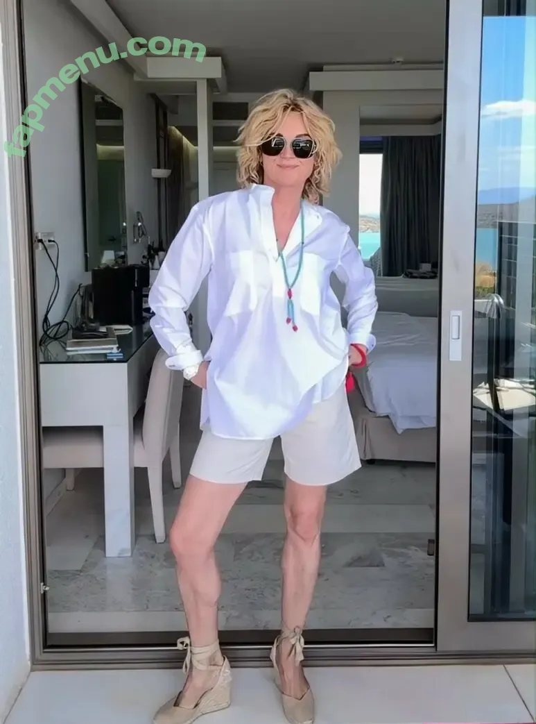 Anthea Turner nude photo #0192 (antheaturner)