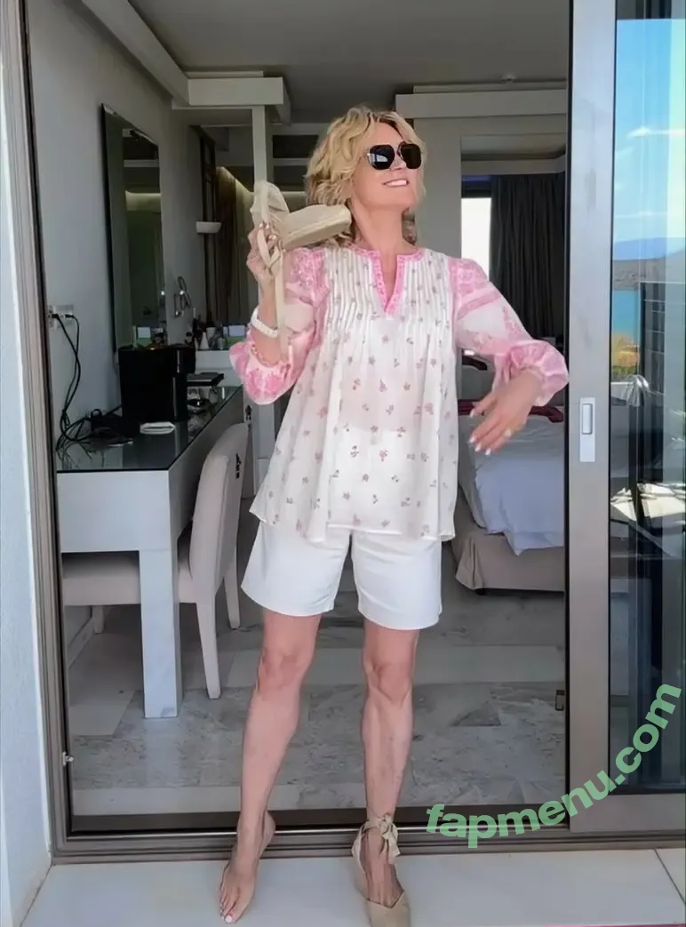 Anthea Turner nude photo #0194 (antheaturner)