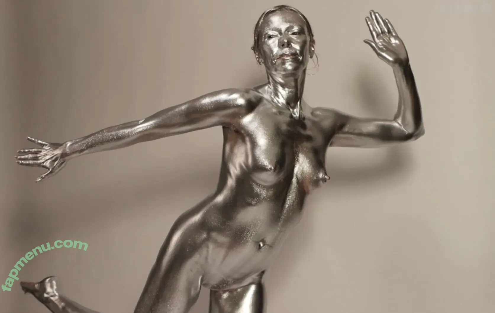 Antje Mönning nude photo #0500 (AntjeMoenning / antjenikolamoenning)