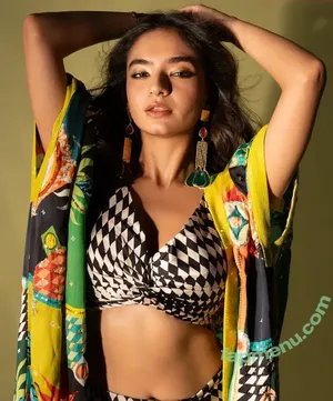 Anushka Sen / anushkasen0408 nude photo #0006