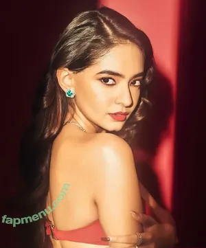 Anushka Sen / anushkasen0408 nude photo #0080