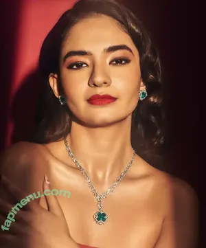 Anushka Sen / anushkasen0408 nude photo #0088