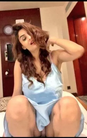 Anveshi Jain / anveshi25 / anveshi_jain / anveshijain nude photo #0001