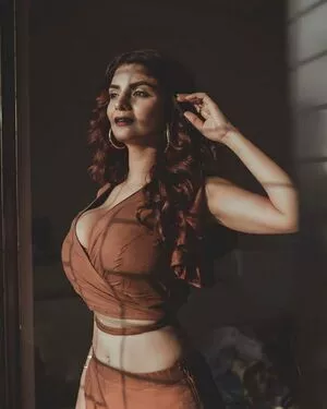 Anveshi Jain / anveshi25 / anveshi_jain / anveshijain nude photo #0117