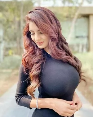 Anveshi Jain / anveshi25 / anveshi_jain / anveshijain nude photo #0127