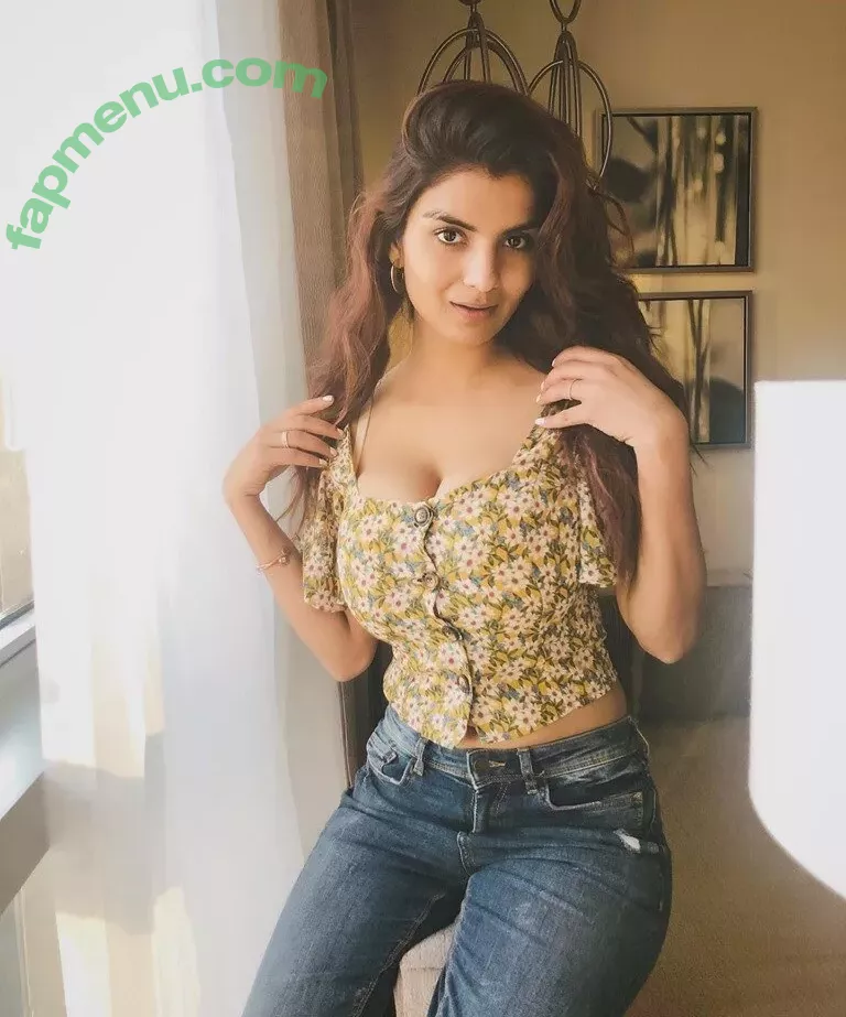 Anveshi Jain nude photo #0110 (anveshi25 / anveshi_jain / anveshijain)