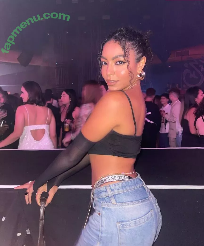 Any Gabrielly nude photo #0040 (anygabriellyofficial / gabrielly.aviila)