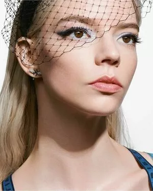 Anya Taylor-Joy / Anya Taylor Joy / anyataylorjoy nude photo #0457