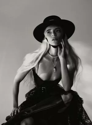 Anya Taylor-Joy / Anya Taylor Joy / anyataylorjoy nude photo #0500