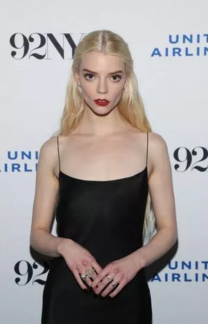 Anya Taylor-Joy / Anya Taylor Joy / anyataylorjoy nude photo #0532
