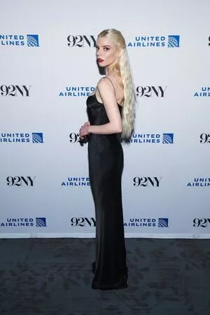 Anya Taylor-Joy / Anya Taylor Joy / anyataylorjoy nude photo #0533