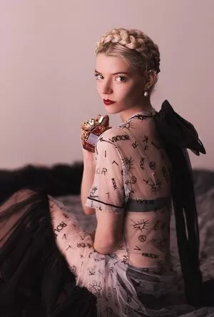 Anya Taylor-Joy / Anya Taylor Joy / anyataylorjoy nude photo #0577