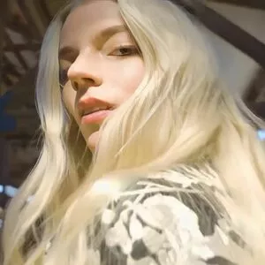 Anya Taylor-Joy / Anya Taylor Joy / anyataylorjoy nude photo #0582