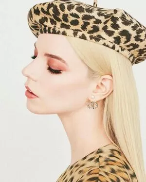 Anya Taylor-Joy / Anya Taylor Joy / anyataylorjoy nude photo #0593