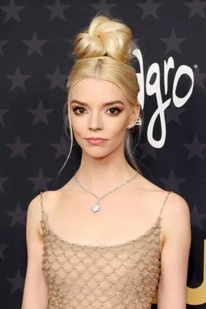 Anya Taylor-Joy / Anya Taylor Joy / anyataylorjoy nude photo #0624