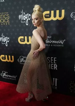 Anya Taylor-Joy / Anya Taylor Joy / anyataylorjoy nude photo #0626