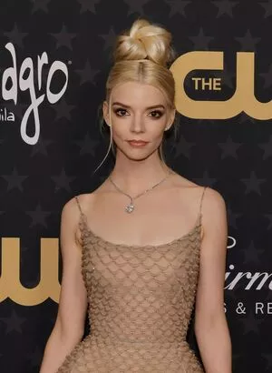 Anya Taylor-Joy / Anya Taylor Joy / anyataylorjoy nude photo #0630