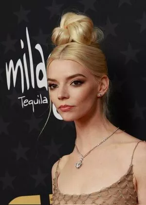 Anya Taylor-Joy / Anya Taylor Joy / anyataylorjoy nude photo #0635