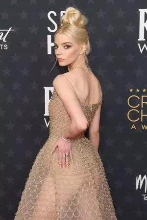 Anya Taylor-Joy / Anya Taylor Joy / anyataylorjoy nude photo #0652