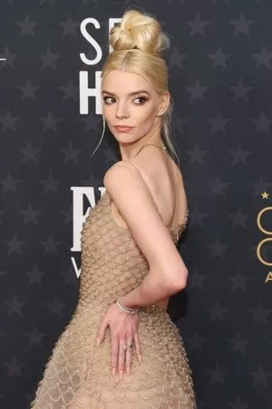 Anya Taylor-Joy / Anya Taylor Joy / anyataylorjoy nude photo #0654