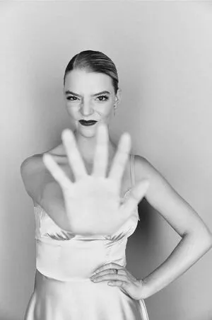 Anya Taylor-Joy / Anya Taylor Joy / anyataylorjoy nude photo #0663