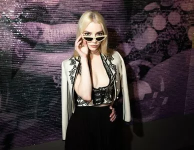 Anya Taylor-Joy / Anya Taylor Joy / anyataylorjoy nude photo #0669