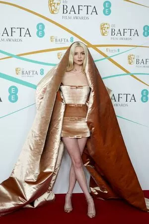 Anya Taylor-Joy / Anya Taylor Joy / anyataylorjoy nude photo #0699
