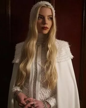 Anya Taylor-Joy / Anya Taylor Joy / anyataylorjoy nude photo #0701