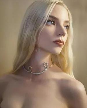 Anya Taylor-Joy / Anya Taylor Joy / anyataylorjoy nude photo #0708