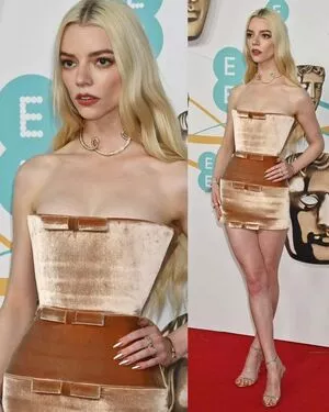 Anya Taylor-Joy / Anya Taylor Joy / anyataylorjoy nude photo #0713